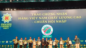 Điện Quang nhận danh hiệu “Hàng Việt Nam chất lượng cao – Chuẩn hội nhập”