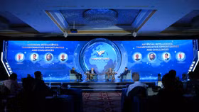 Tọa đàm “Trí tuệ nhân tạo: Tiềm năng đột phá và thách thức” cho thấy vai trò cầu nối khoa học giữa thế giới và Việt Nam của VinFuture khi quy tụ các tên tuổi lớn trong lĩnh vực trí tuệ nhân tạo, cùng bàn về những vấn đề nóng của thế giới 