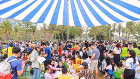 Đại công viên xanh rộng gần 500ha có gì mà hút trẻ em đến chơi mỗi cuối tuần?