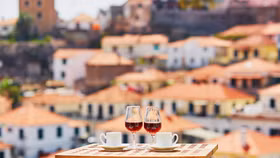 10 tips giúp bạn uống rượu vang sang trọng và tinh tế