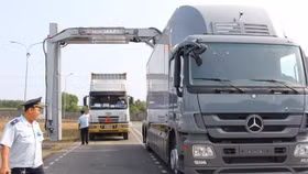 Máy soi chiếu container đang phát huy hiệu quả trong công tác kiểm soát của Ngành hải quan