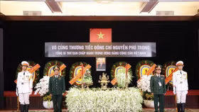 Lễ viếng Tổng Bí thư được tổ chức tại Hội trường Thống Nhất, TP.HCM