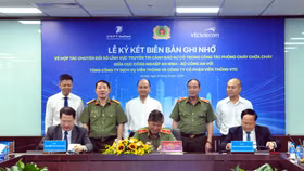 Lãnh đạo ba bên ký kết biên bản ghi nhớ