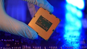 Các nhà sản xuất đã phải ngừng đặt hàng chip và thay vào đó tập trung vào việc xử lý lượng hàng tồn kho