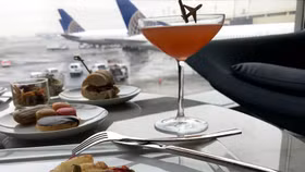 Phòng chờ Polaris của hãng hàng không United Airlines tại Sân bay Quốc tế Newark Liberty (Mỹ)