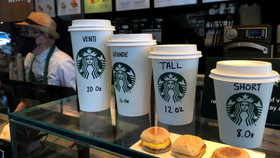 Một cửa hàng Starbucks tại Manhattan, Mỹ