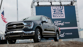 Dòng xe bán tải Ford F-150 Lightning phiên bản 2021