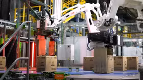 Công nghệ Symbotic được sử dụng tại một kho hàng của Walmart