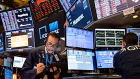 Phố Wall tăng phiên thứ hai liên tiếp sau cú “quay xe” Tổng thống Trump