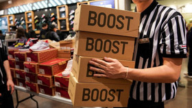 Một cửa hàng Foot Locker tại TTTM King of Prussia (Mỹ)