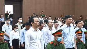 Trịnh Văn Quyết xin bán toàn bộ tài sản để khắc phục, nhà đầu tư yêu cầu bồi thường