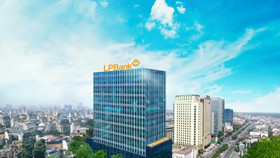 LPBank báo lãi hơn 5.000 tỷ đồng trong năm 2023, lợi nhuận từ hoạt động dịch vụ tăng mạnh