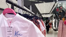 Bộ sưu tập Barbie mới của hãng được trưng bày ở cửa hàng tại Mỹ