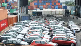 Lượng ô tô nhập khẩu về Việt Nam năm 2023 giảm mạnh