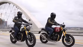 Speed 400 và Scrambler 400 X thừa hưởng thiết kế Roadster và Scrambler nổi danh của Triumph