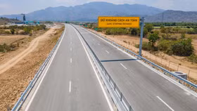 Tốc độ thiết kế đường cao tốc được phân làm 3 cấp