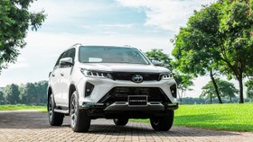 Toyota Fortuner 2024 nâng cấp cho 2 phiên bản Legender 