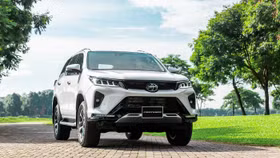 Toyota Fortuner 2024 nâng cấp cho 2 phiên bản Legender 