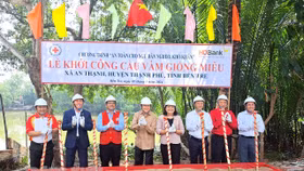 Khởi công cầu Vàm Giồng Miễu tại xã An Thạnh, huyện Thạnh Phú, tỉnh Bến Tre