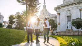 VinUni giành giải thưởng lớn nhất trị giá 1 triệu bảng Anh trong cuộc thi thử thách toàn cầu Trinity