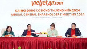 Vietjet đặt kế hoạch vận chuyển 27 triệu lượt khách năm 2024, chia cổ tức 25%