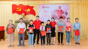 SeABank mang hơi ấm mùa xuân đến với những người có hoàn cảnh khó khăn