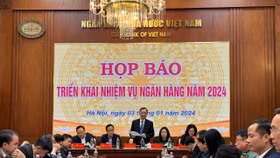 Phó Thống đốc: Năm 2024 sẽ có khoảng 2 triệu tỷ đưa vào nền kinh tế, cố gắng không đặt vấn đề tăng lãi suất