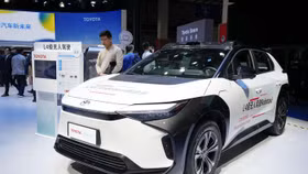 Các hãng xe Nhật “đi không được, ở chẳng xong” tại Trung Quốc