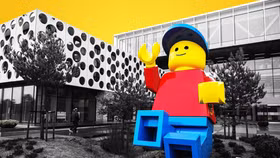  Lego: Tượng đài đồ chơi muốn thành đối thủ của Disney