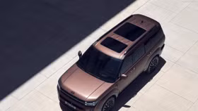 Mẫu SUV cỡ trung Hyundai Santa Fe 2024 được thiết kế hoàn toàn mới giống mẫu xe hạng sang Land Rover Defender