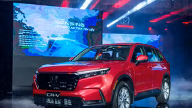 Mẫu crossover hạng C Honda CR-V 2024 chính thức ra mắt thị trường Việt với 4 phiên bản