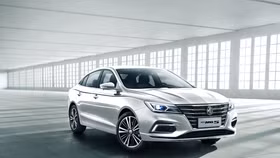 MG5 sedan hạng C rẻ nhất Việt Nam, giá từ 399 triệu đồng.
