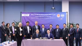 Synopsys và Trung tâm Đổi mới sáng tạo Quốc gia, Cục Công nghiệp Công nghệ thông tin và Truyền thông đã ký kết các biên bản ghi nhớ hợp tác.