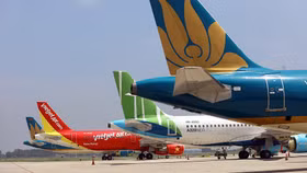 Loạt nguyên nhân đẩy giá vé máy bay nội địa lên cao