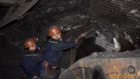 Lương bình quân năm 2023 của TKV tăng