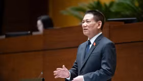 Bộ trưởng Hồ Đức Phớc phát biểu tại phiên họp ngày 7/6