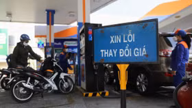 Giá xăng E5RON92 tăng hơn 700 đồng/lít.