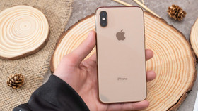 Bị Apple coi là đồ cổ, iPhone X vẫn hút khách