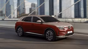 VinFast tái định vị VF 8 với phiên bản mới