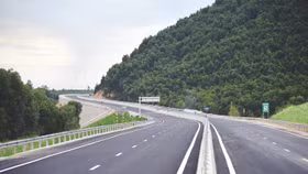 Quảng Ngãi siết chặt sử dụng vật liệu khai thác làm cao tốc Quảng Ngãi - Hoài Nhơn