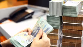 Thị trường không thuận, các lãnh đạo doanh nghiệp bất động sản vẫn ẵm mức lương tiền tỷ