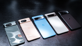 Pixel 8 bất ngờ giành danh hiệu 'smartphone tốt nhất năm 2023'