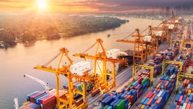 Xuất khẩu là “đòn bẩy” kéo tăng trưởng kinh tế trong năm 2024 và 2025