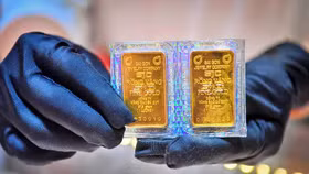 Vàng neo cao 181 triệu đồng/lượng, chênh lệch giá mua bán gần 3 triệu đồng