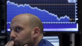 Chứng khoán Mỹ tiếp tục sụt giảm do lo ngại lãi suất vẫn neo cao