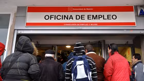 Chính phủ Tây Ban Nha vật lộn với tỷ lệ thất nghiệp tăng cao