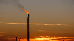 OPEC+ tiếp tục gia hạn cắt giảm sản lượng, giá dầu 2024 được dự báo vẫn quanh vùng 80 USD/thùng