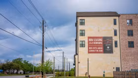 Giữa bão lạm phát, Mỹ quyết định chỉ cho tiền thuê nhà tăng tối đa 10% mỗi năm