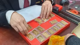 Vàng thế giới chịu áp lực ngắn hạn, giới chuyên gia kỳ vọng sớm bật tăng