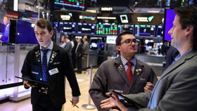 S&P 500 và Dow Jones tiếp tục lập kỷ lục mới nhờ đà tăng trưởng của Nvidia